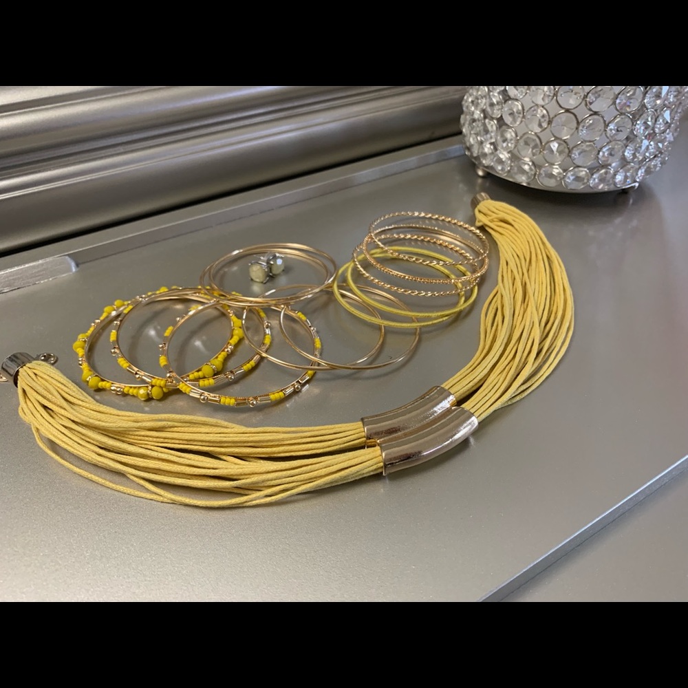 Choker necklace/bangle bracelets